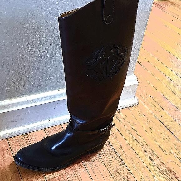 Elegant Dark Brown Leather Boots - Picture 3 of 7